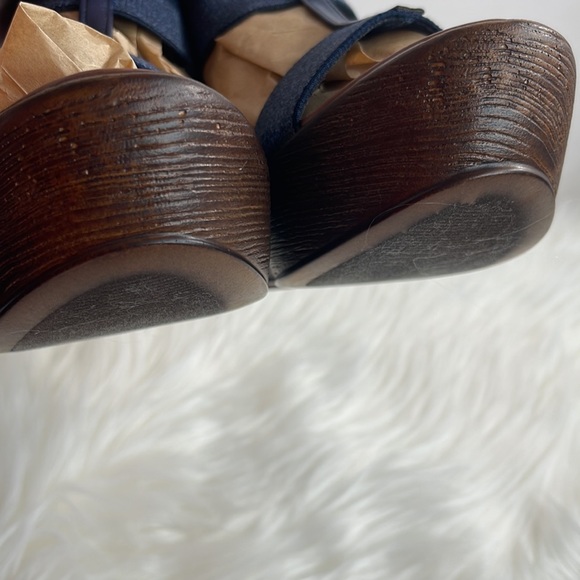 Women’s Italian Shoe Makers sandals denim blue SZ 10M elastic 3.5 in wedge - Picture 8 of 9